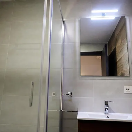 شقة Two Two Bath With A Big Private Terrace
